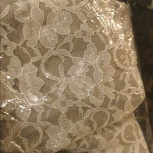 UNBRANDED lace valance size 0